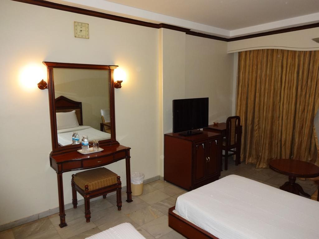 Hotel North Gate Madurai Bagian luar foto