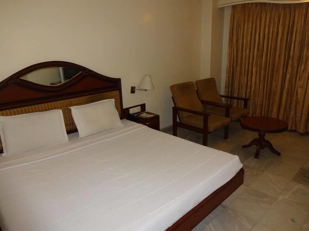 Hotel North Gate Madurai Bagian luar foto